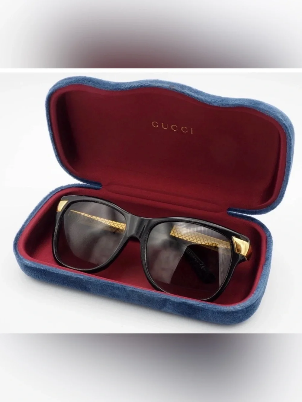 Gucci Black and Gold Unisex Sunglasses with Gradient Lenses
